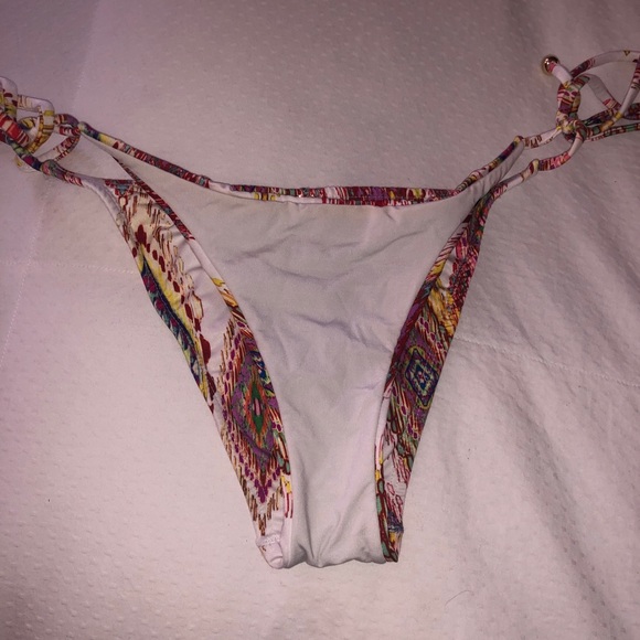 PILYQ BARCELONA - Picture 3 of 4